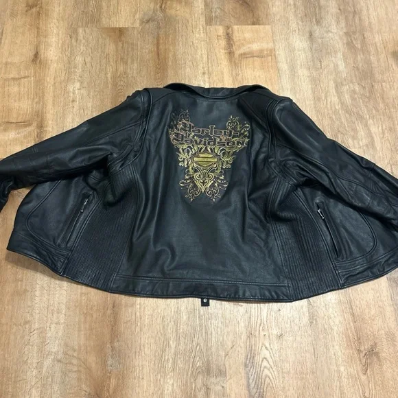 Women’s Harley Davidson, Black Leather Motorcycle Jacket with zip outlining